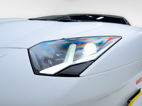 Used 2021 Lamborghini Aventador SVJ image 17