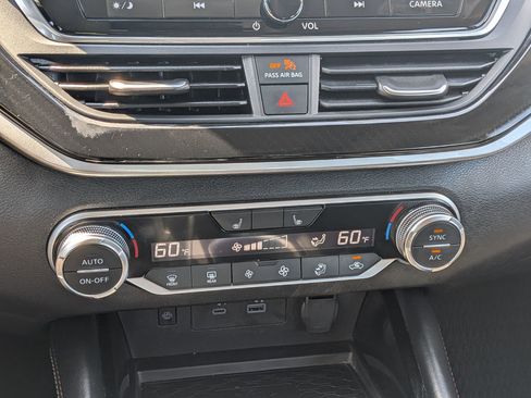 Used 2025 Nissan Altima 2.5 SR w/ SR Premium Package image 25