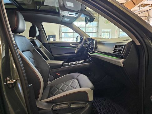 Used 2026 Volkswagen Atlas Peak Edition AWD/4WD image 10