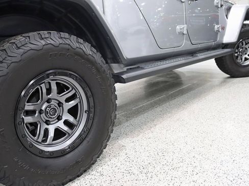 Used 2020 Jeep Gladiator Rubicon image 12