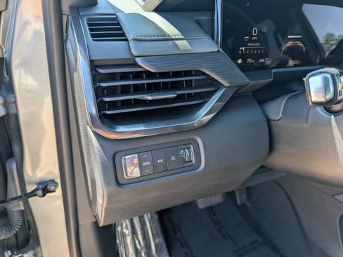 Used 2025 GMC Acadia AT4 AWD/4WD image 26