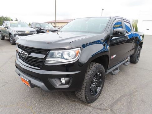 Used 2019 Chevrolet Colorado Z71 w/ Z71 Midnight Edition AWD/4WD image 3