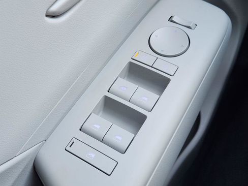 New 2026 Hyundai Kona SE image 21