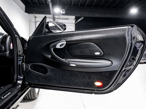 Used 2004 Porsche 911 Carrera RWD image 22