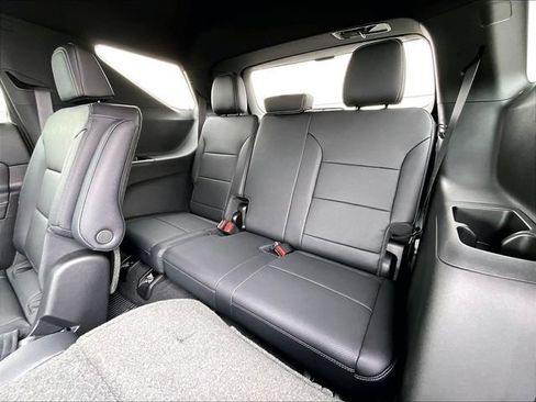 New 2026 Chevrolet Traverse LT w/ Driver Confidence Package AWD/4WD image 27