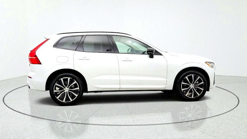 Used 2024 Volvo XC60 B5 Plus w/ Climate Package AWD/4WD image 4