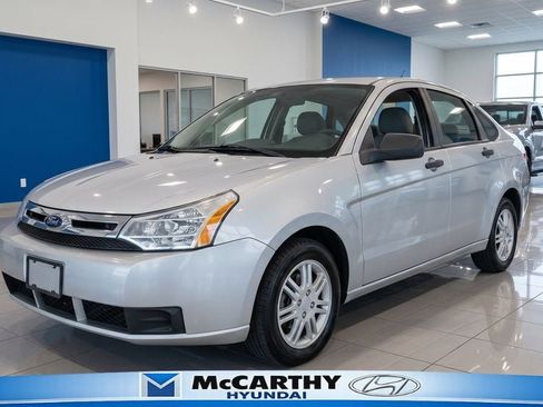 Used 2009 Ford Focus SEL FWD image 1