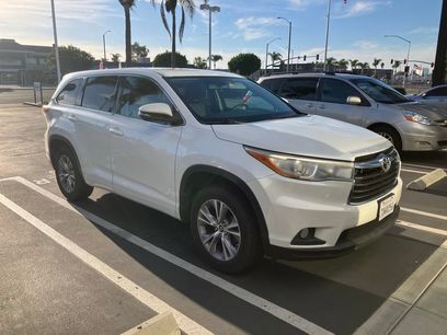 Used 2016 Toyota Highlander Plus w/ Preferred Accessory Package