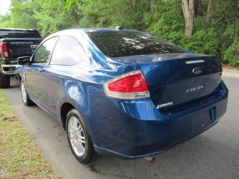 Used 2008 Ford Focus SE FWD image 3