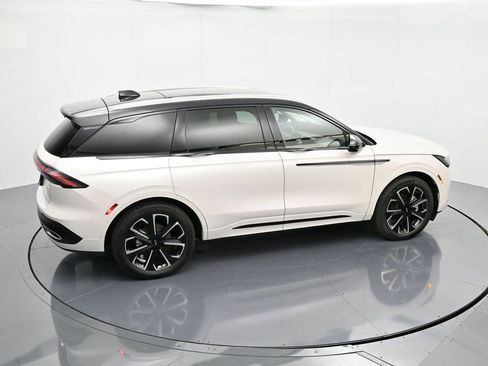 New 2025 Lincoln Nautilus Reserve image 34