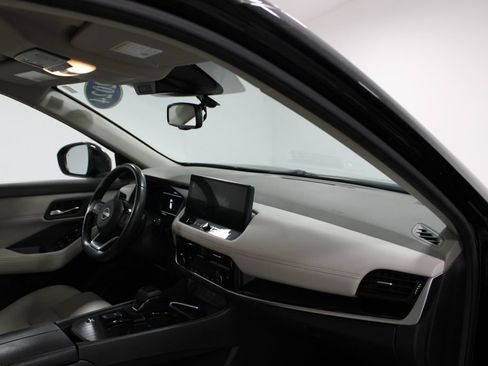 Used 2024 Nissan Rogue SL FWD image 28