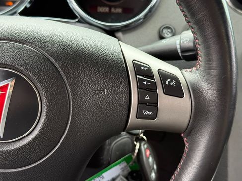 Used 2009 Pontiac Solstice GXP w/ Premium Package RWD image 30