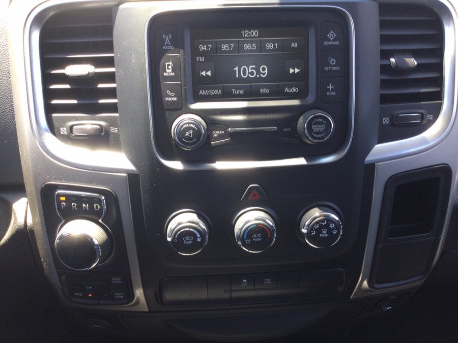 Used 2019 RAM 1500 Classic SLT AWD/4WD image 32