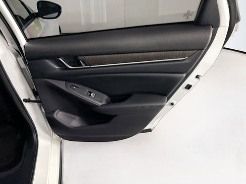 Certified 2022 Honda Accord Touring image 27