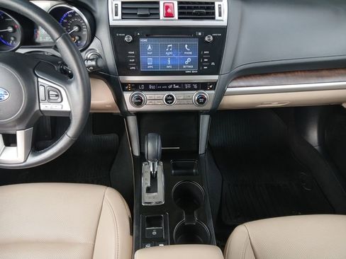 Used 2017 Subaru Outback 2.5i Limited AWD/4WD image 3