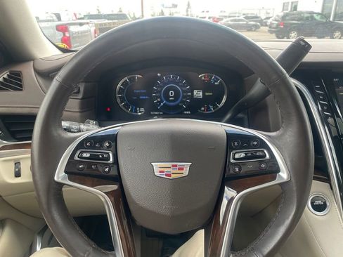 Used 2017 Cadillac Escalade Premium Luxury AWD/4WD image 19