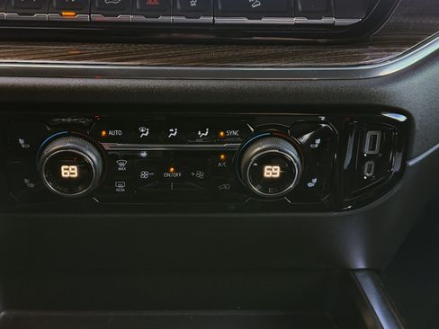 Used 2023 Chevrolet Silverado 1500 RST AWD/4WD image 10