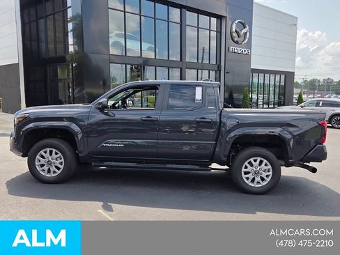 Used 2025 Toyota Tacoma SR5 AWD/4WD image 4