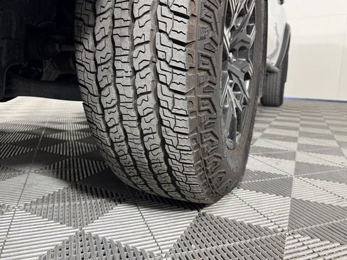 Used 2025 Chevrolet Colorado Trail Boss image 12