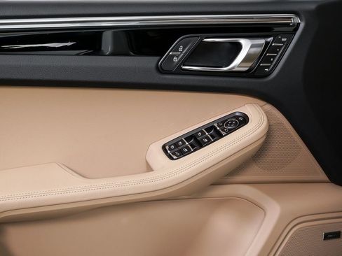 New 2026 Porsche Macan AWD image 6