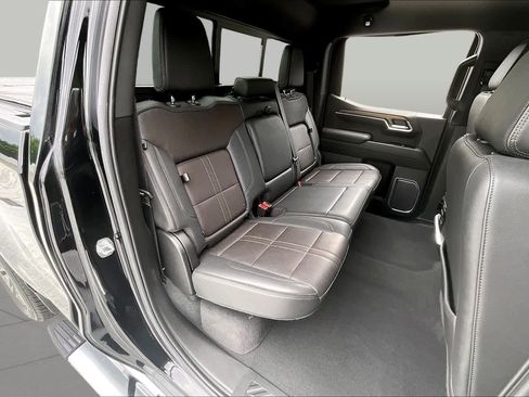 Used 2022 Chevrolet Silverado 1500 High Country w/ LPO, Dark Essentials Package AWD/4WD image 19