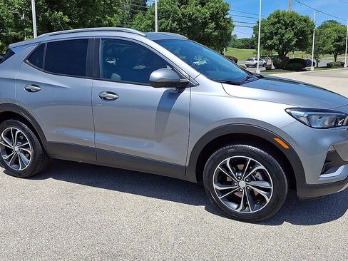 Used 2023 Buick Encore GX Select w/ Safety Package II AWD/4WD image 2