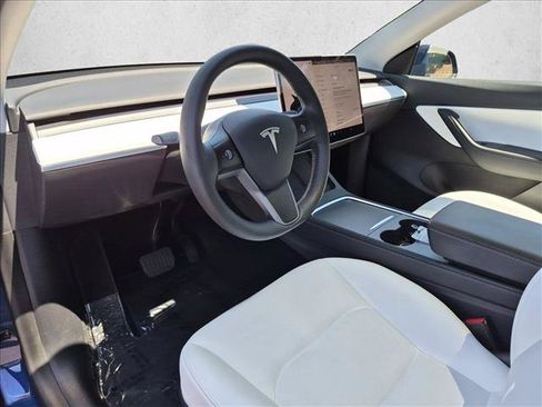 Used 2021 Tesla Model Y Long Range AWD/4WD image 10