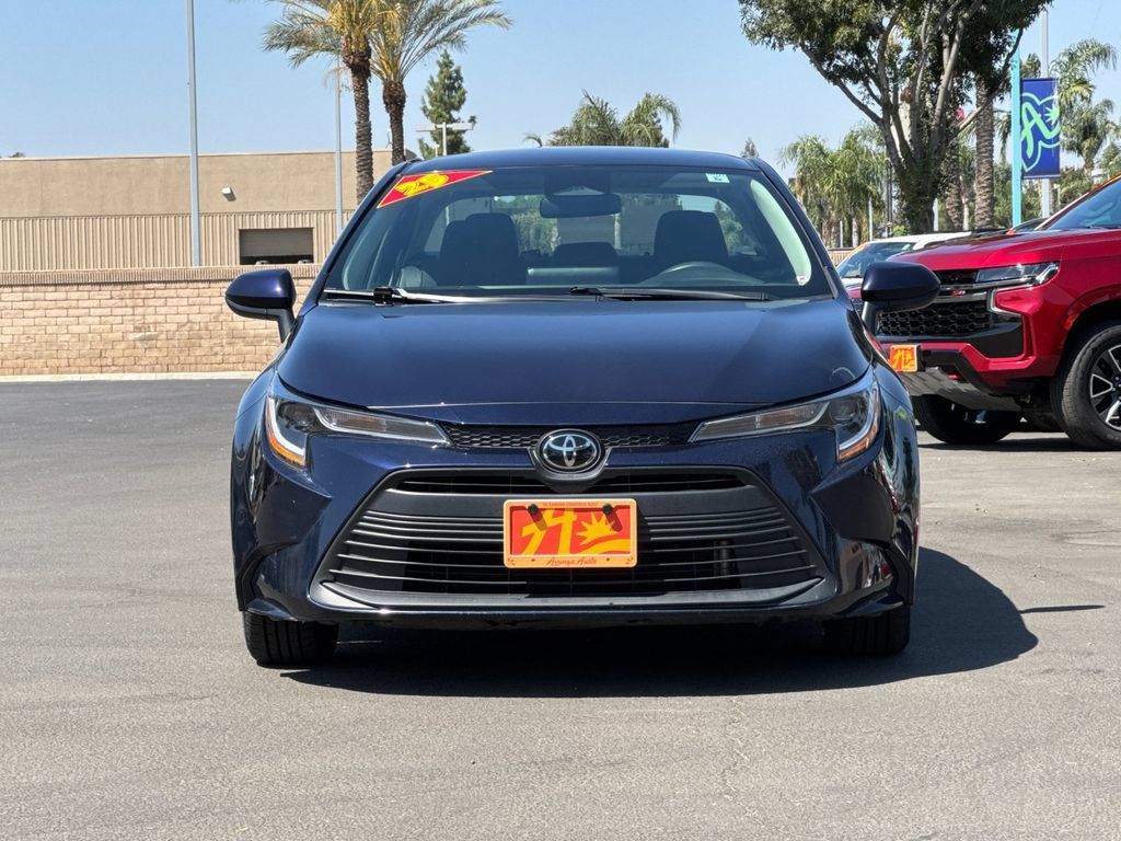 Used 2025 Toyota Corolla LE FWD image 8