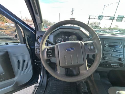 Used 2015 Ford F250 XL w/ XL Appearance Package image 9