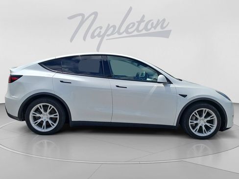Used 2021 Tesla Model Y Long Range AWD/4WD image 7