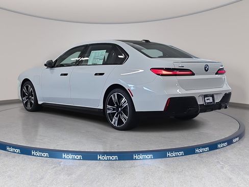 New 2026 BMW 750e xDrive w/ Executive Package image 7