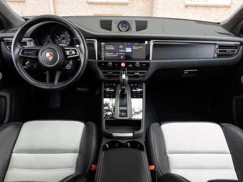 Certified 2024 Porsche Macan GTS AWD/4WD image 12