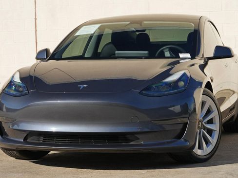 Used 2023 Tesla Model 3 Standard Range RWD image 3