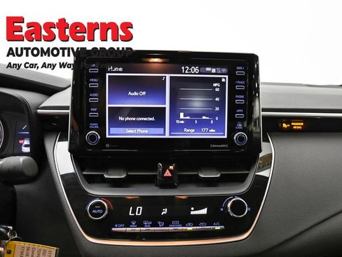 Used 2021 Toyota Corolla LE w/ Carpet Mat Package (TMS) FWD image 11
