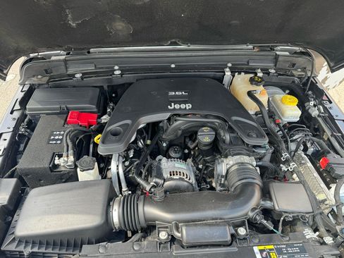 Used 2019 Jeep Wrangler Unlimited Sport S AWD/4WD image 31