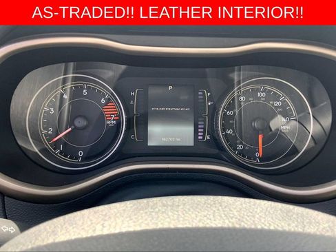Used 2016 Jeep Cherokee Sport FWD image 10