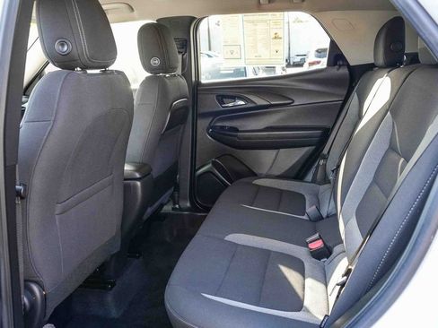 Used 2024 Chevrolet TrailBlazer LT FWD image 17