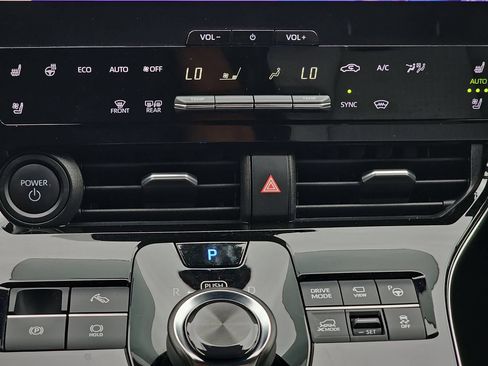 Certified 2023 Subaru Solterra AWD image 26
