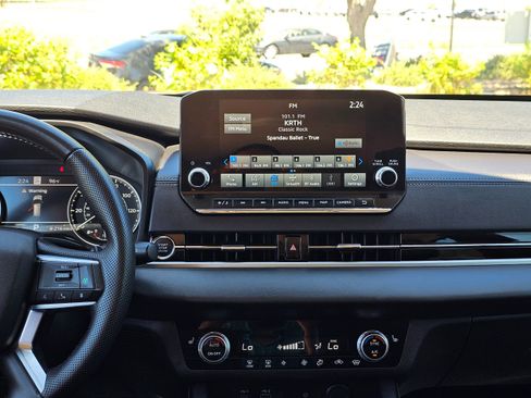 Used 2024 Mitsubishi Outlander SE image 28