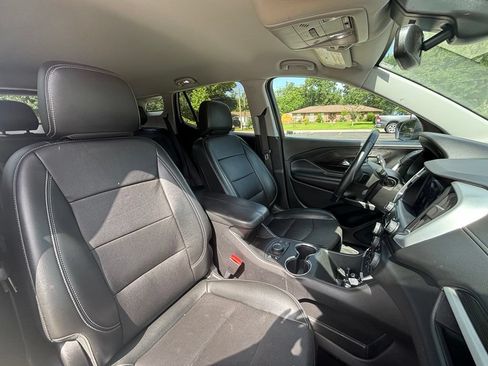 Used 2023 GMC Terrain SLT FWD image 35