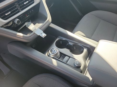 Used 2026 Ford Explorer Active RWD image 8