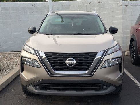 Used 2021 Nissan Rogue SL image 3