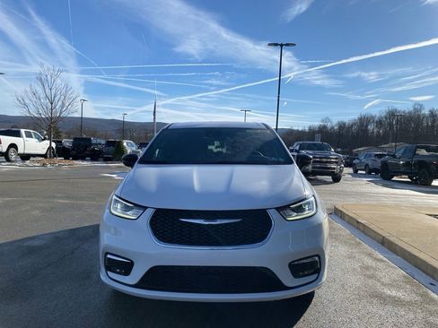 New 2026 Chrysler Pacifica Select image 6