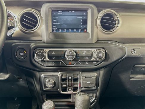 Used 2021 Jeep Gladiator Sport image 16