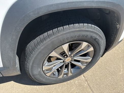 Used 2025 Chevrolet Equinox LT image 25