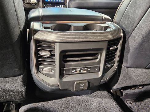 Used 2020 RAM 2500 Limited AWD/4WD image 35