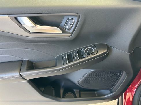 New 2026 Ford Escape SE image 10