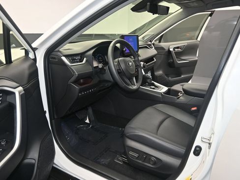Used 2025 Toyota RAV4 Limited w/ Advanced Technology Package AWD/4WD image 13