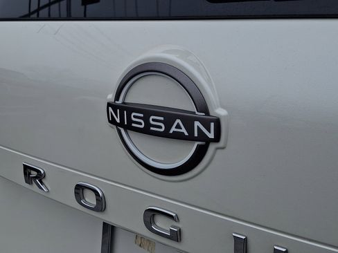 Certified 2022 Nissan Rogue SV AWD/4WD image 29