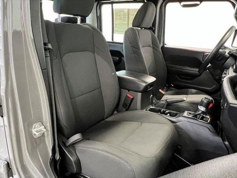 Certified 2023 Jeep Gladiator Sport image 12
